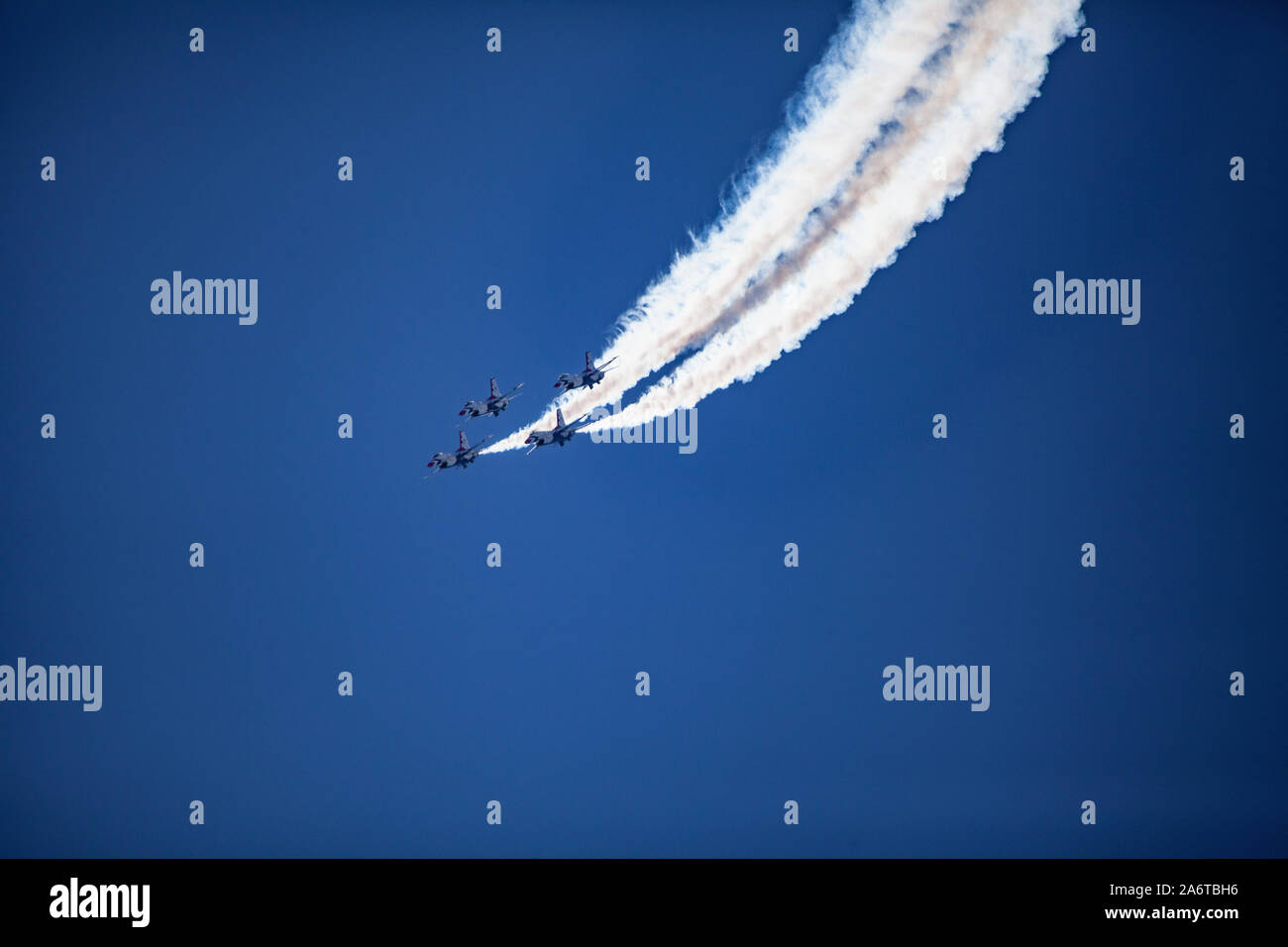 Les Thunderbirds de l'USAF volant à grand spectacle aérien du Pacifique Banque D'Images