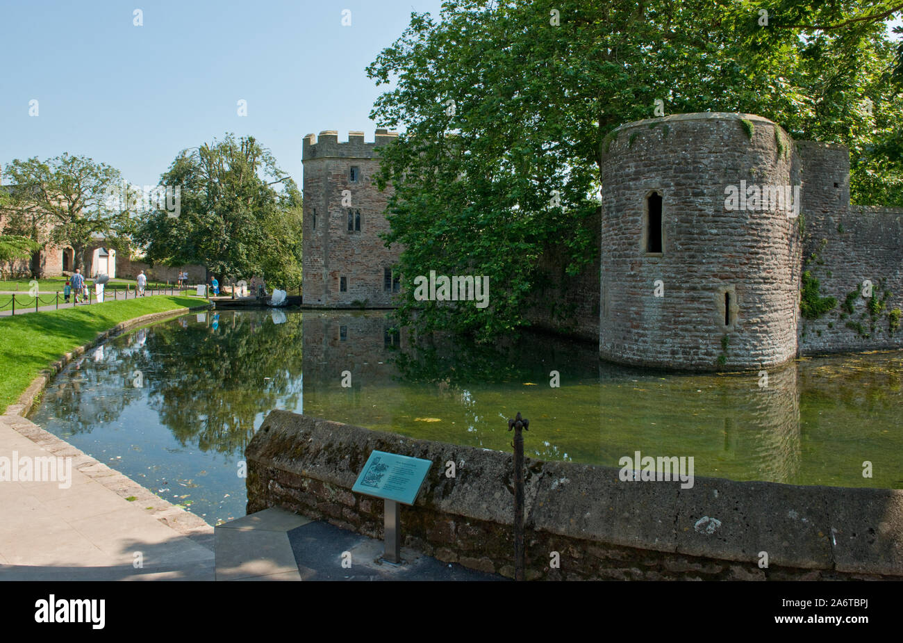 Mur d'entrée et de l'évêché. Wells, Somerset, Angleterre Banque D'Images