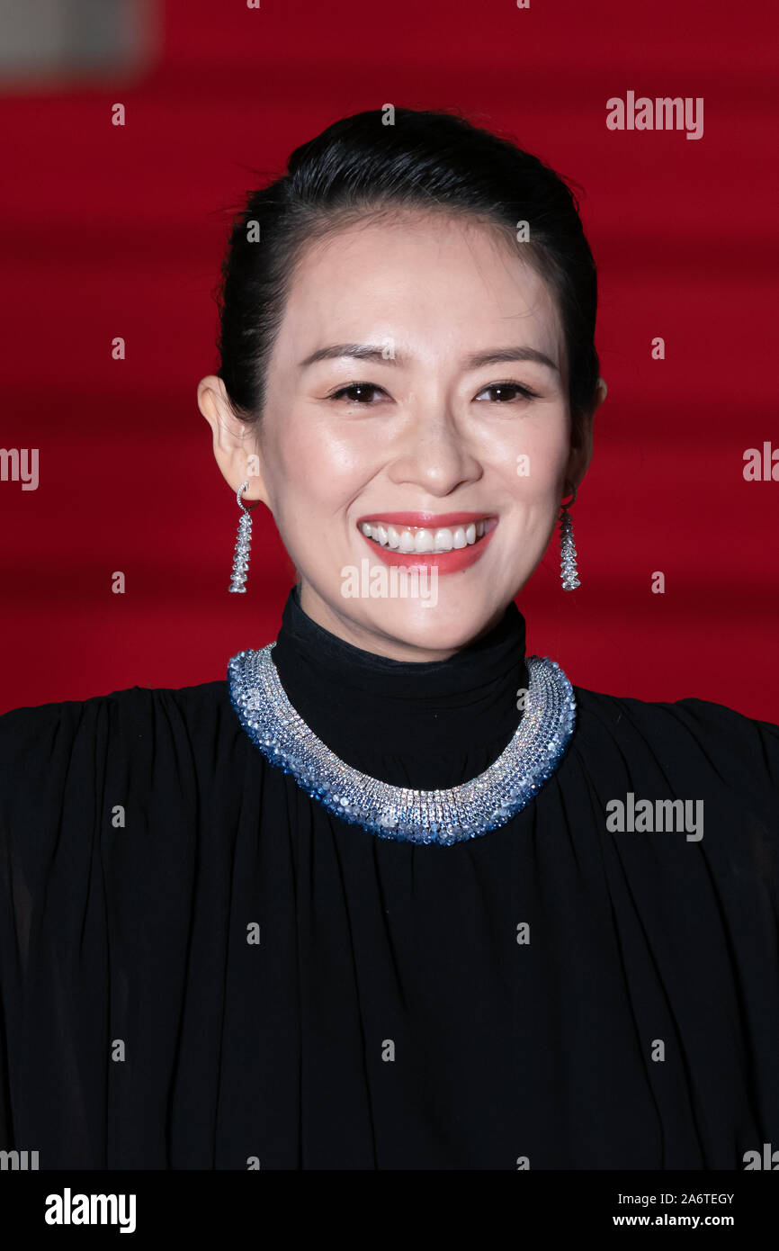 L'actrice chinoise Zhang Ziyi arrive à la cérémonie d'ouverture du Festival International du Film de Tokyo 2019. Banque D'Images