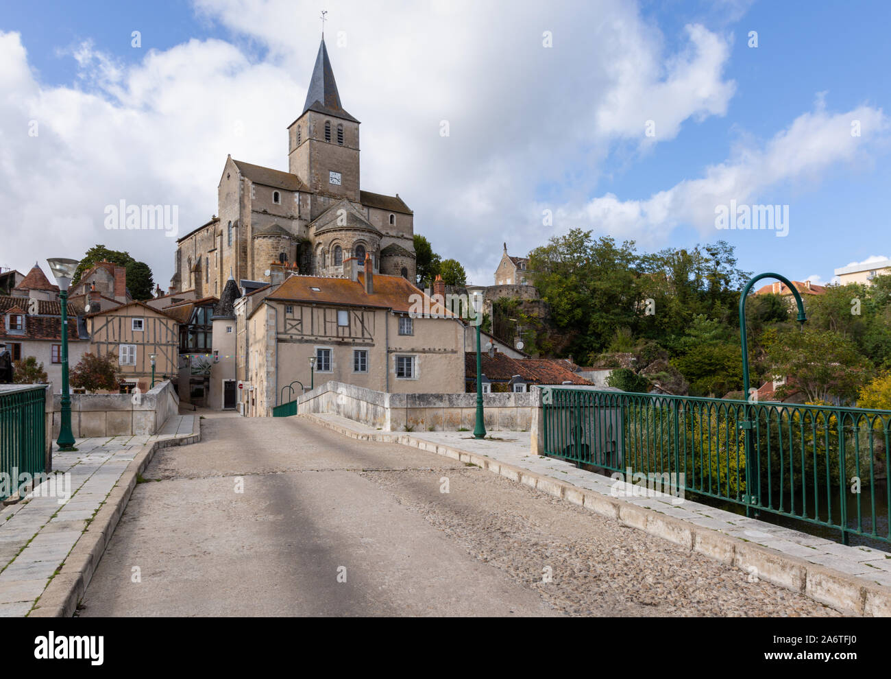 Pont sur la rivière Gartempe, Montmorillon, France Banque D'Images