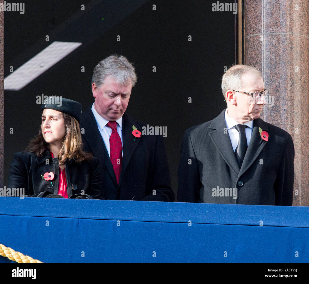 Marina Wheeler épouse du ministre des affaires étrangères, Boris Johnson aux côtés de Philip mai mari au premier ministre l'observation de Sa Majesté la Reine et le duc d'Édimbourg qui avec d'autres membres de la famille royale britannique a rejoint les dirigeants politiques et les membres du public pour le service du souvenir lors d'une cérémonie de dépôt de gerbes de fleurs au cénotaphe de Whitehall, Londres, Angleterre. Novembre 2017. Banque D'Images