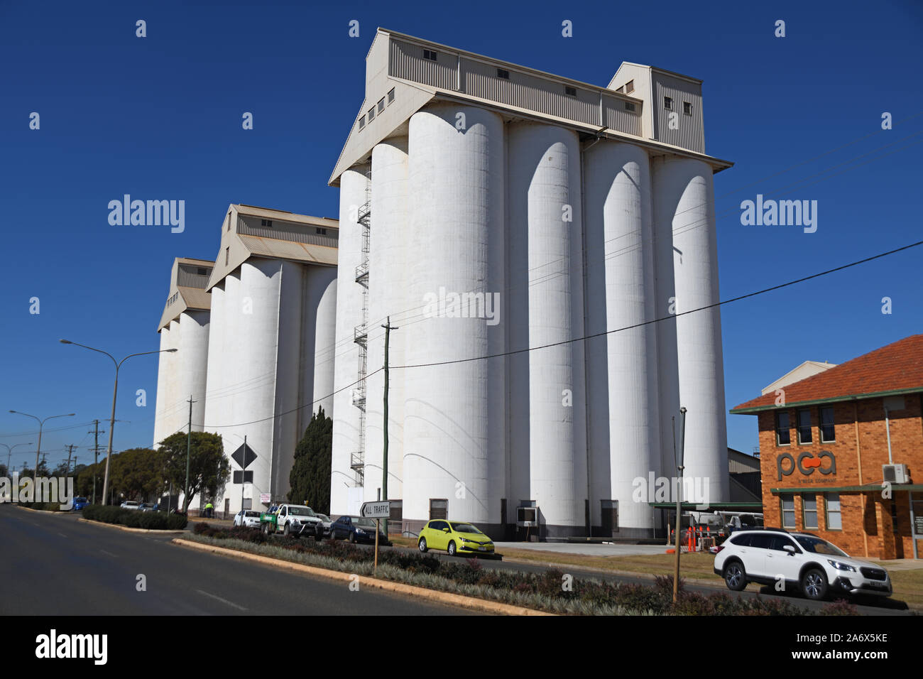 KINGAROY, AUSTRALIE, LE 30 JUILLET 2019 : l'emblématique Kingaroy Peanut en silos Haly Street, Kingaroy, Queensland, célèbre du siècle dernier pour ses arachides locales cro Banque D'Images