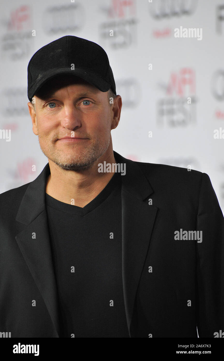 LOS ANGELES, CA - 9 NOVEMBRE 2013 : Woody Harrelson au Los Angeles première de son film 'hors de la Fournaise' au théâtre chinois de Grauman, Hollywood. Photo : Paul Smith / Featureflash Banque D'Images