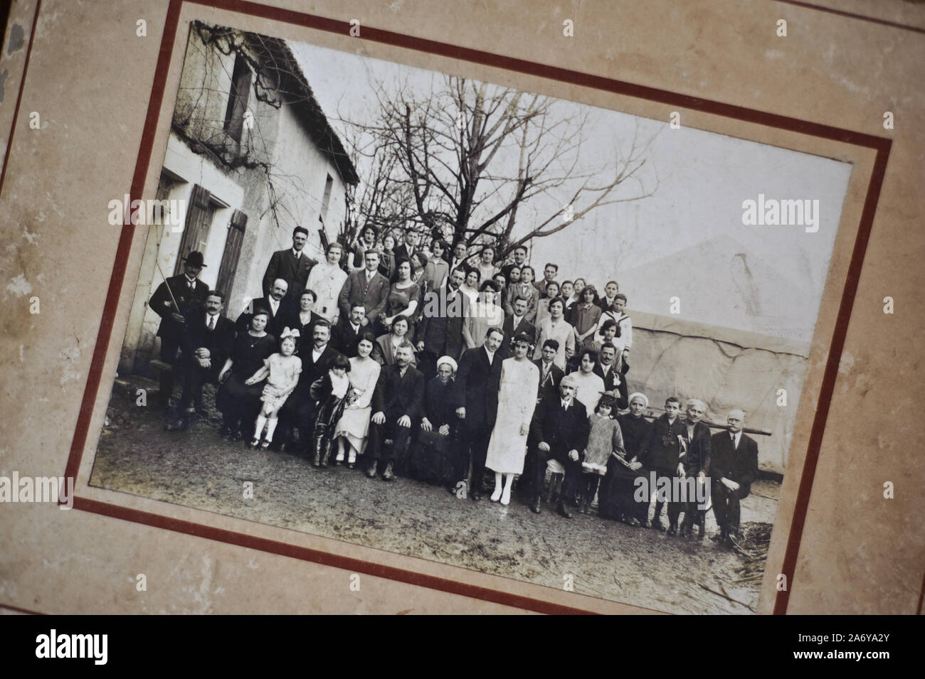 Mariage Vintage photographie prise dans les années 1920, en France rurale Banque D'Images