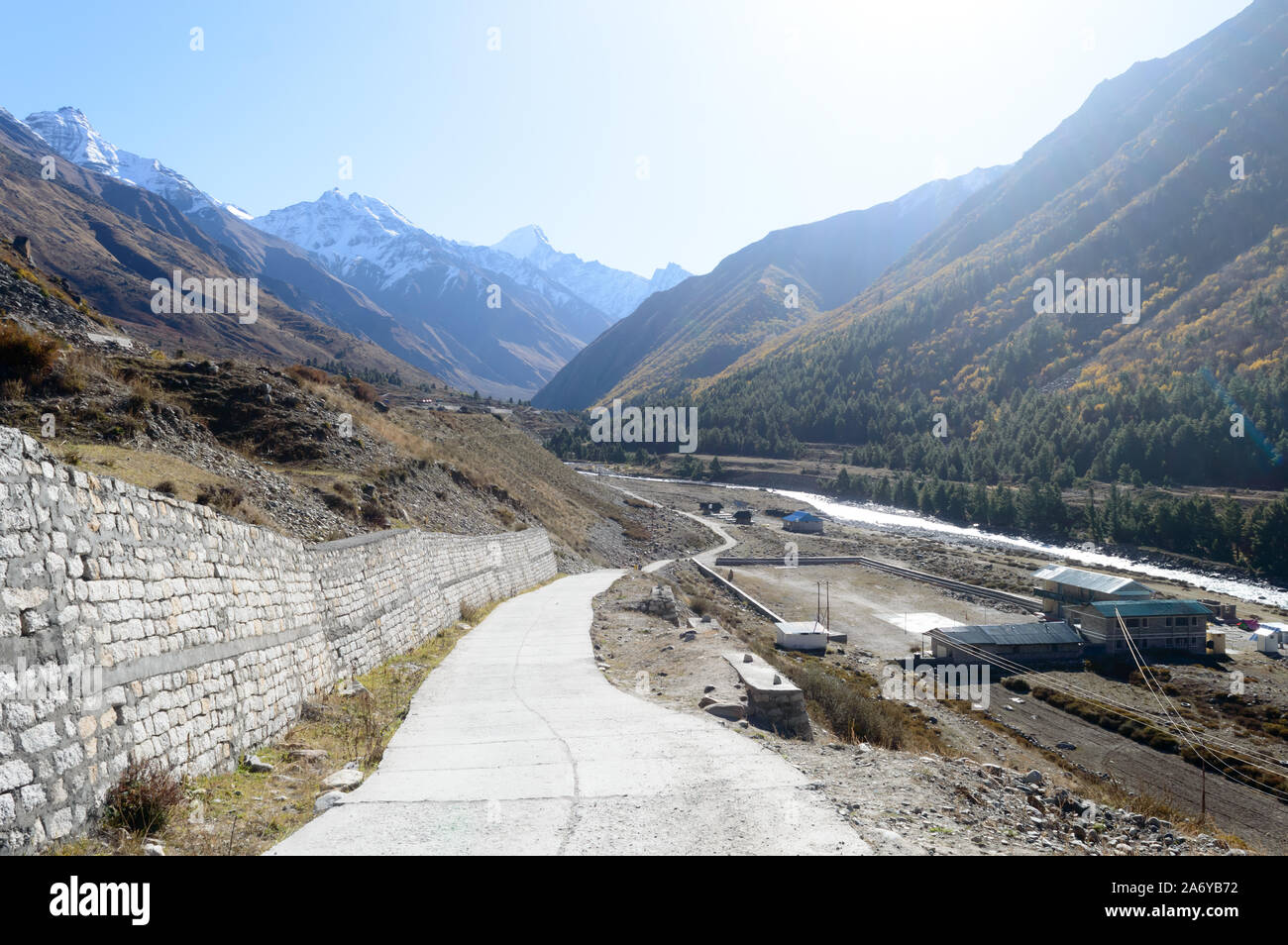 Paysage paysage de Chitkul Village, dernier village dans la vallée de Sangla point, l'Inde sur la vieille route commerciale Hindustan-Tibet -NH 22 dans le district de Kinnaur, fils Star Wars Banque D'Images