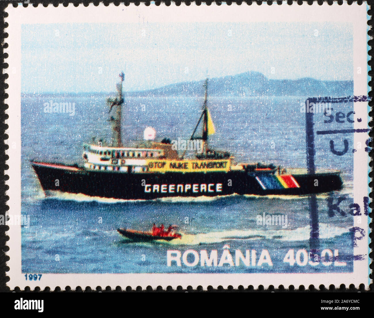 Navire de Greenpeace en action sur timbre-poste Banque D'Images