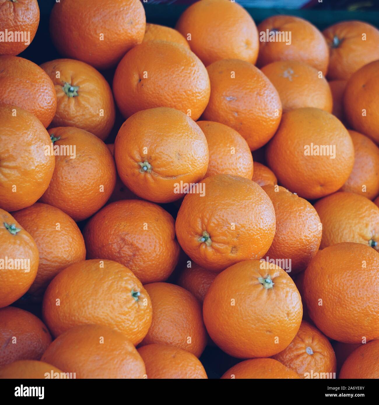 Fruits orange sur la boutique alimentaire Banque D'Images