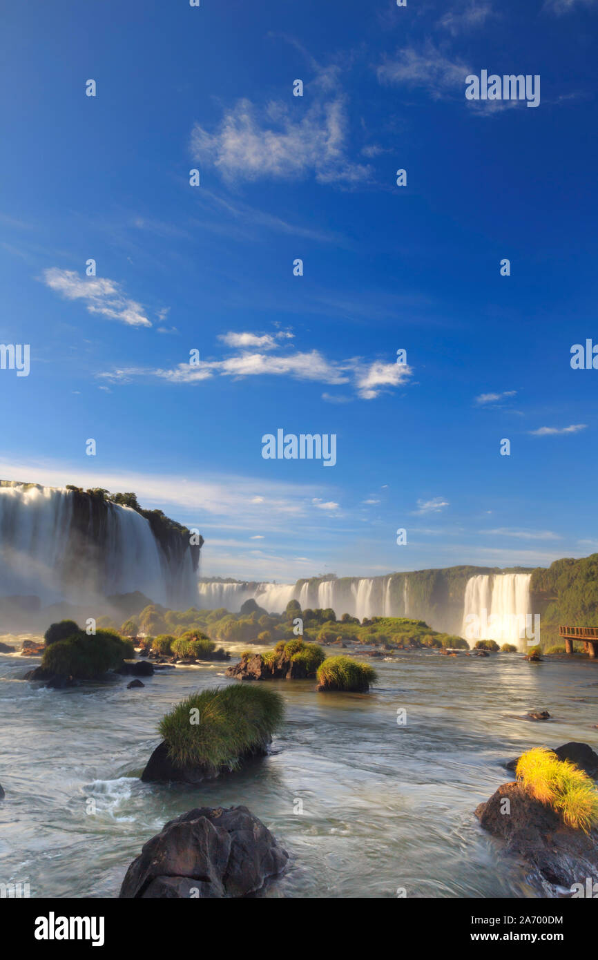 Le Brésil, l'État de Parana, Iguassu Falls National Park (Cataratas do Iguaçu) (UNESCO Site), de la Gorge du Diable (Garganta do Diabo) Banque D'Images