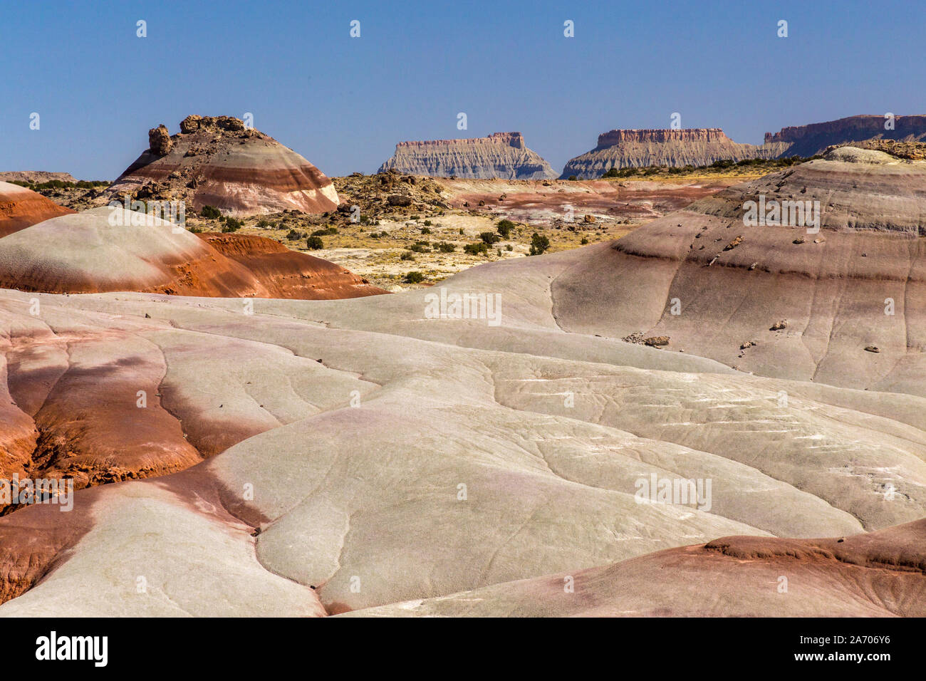 La bentonite Hills dans la vallée de la Cathédrale, Capital Reef National Park, en Utah. Banque D'Images