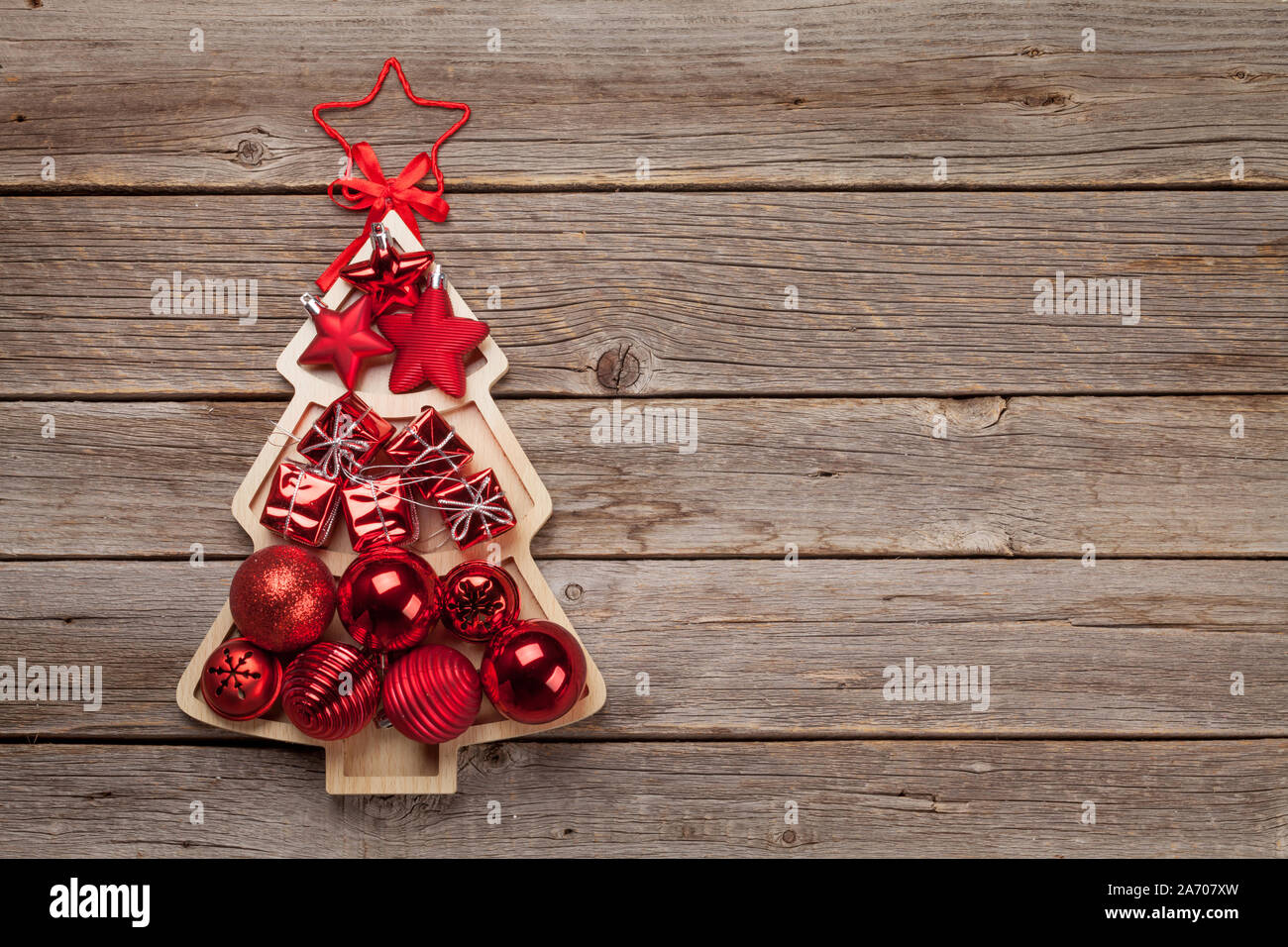 Carte de vœux de Noël avec décoration de Noël en forme de sapin et de l
