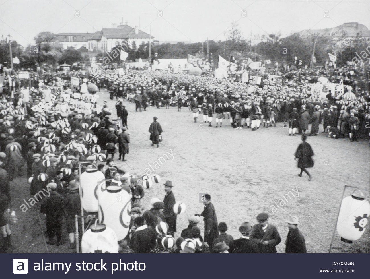 WW1 assemblée nationale japonaise à Tokyo pour célébrer la victoire sur les Allemands à Tsingtao, vintage photographie de 1914 Banque D'Images