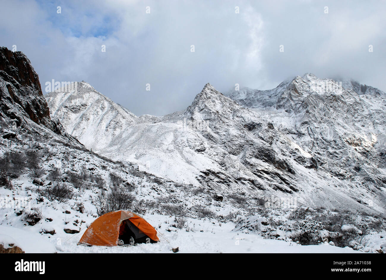 Les montagnes de l'ouest du Sichuan en Chine Banque D'Images