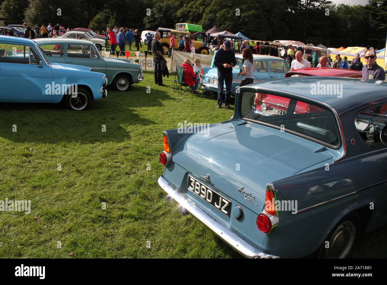 Ford anglia 105e deluxe Banque de photographies et d’images à haute ...
