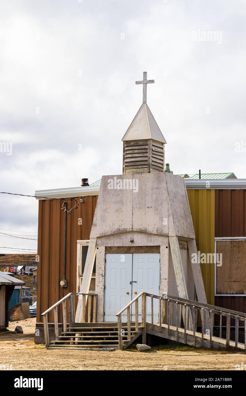 L'église à Clyde River, au Nunavut, Canada. Banque D'Images
