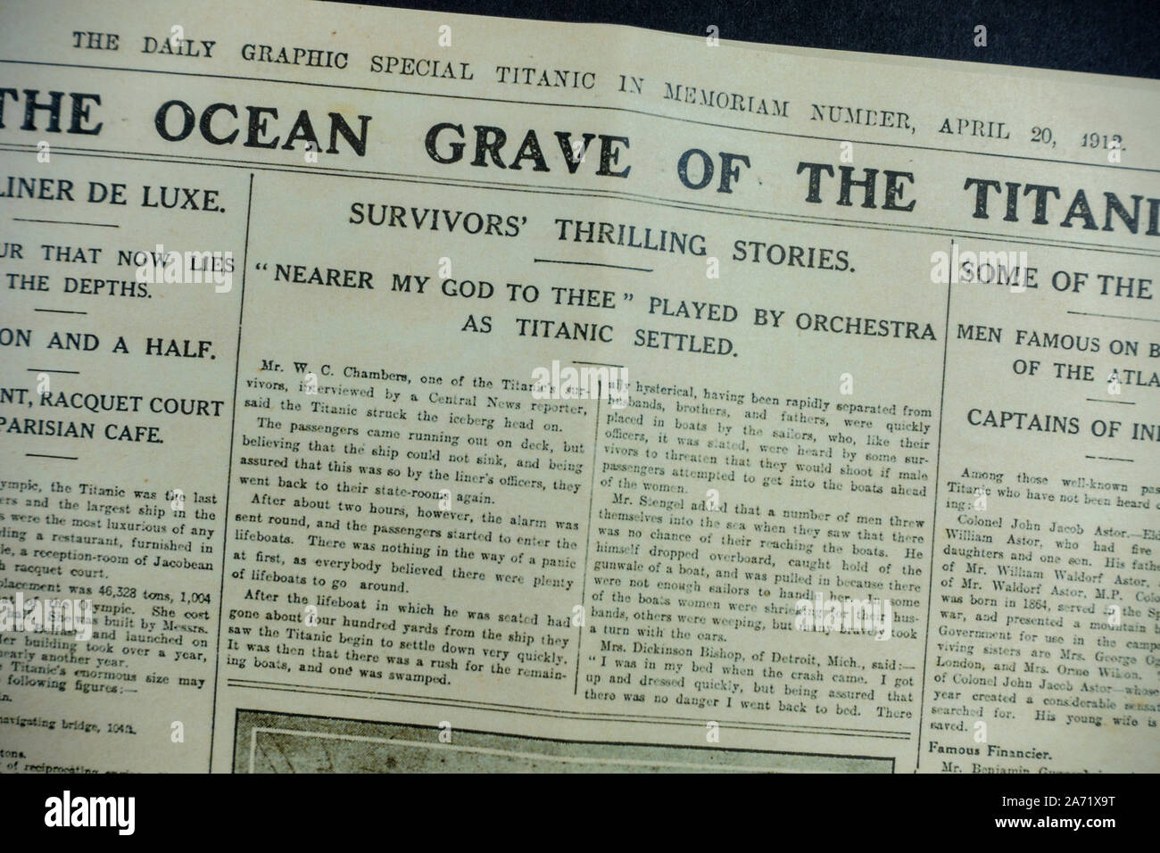 Souvenirs de répliques sur le Titanic :'l'océan tombe du Titanic', titre le Daily Graphic, 20e édition Numéro Nord-Alberta Sud-Alberta Avril 1912. Banque D'Images