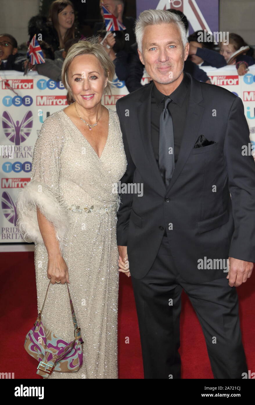 Shirlie Holliman et Martin Kemp sur le tapis rouge à la fierté de la Grande-Bretagne du Daily Mirror, Awards, en partenariat avec le BST, à l'hôtel Grosvenor House, Park Lane. Banque D'Images