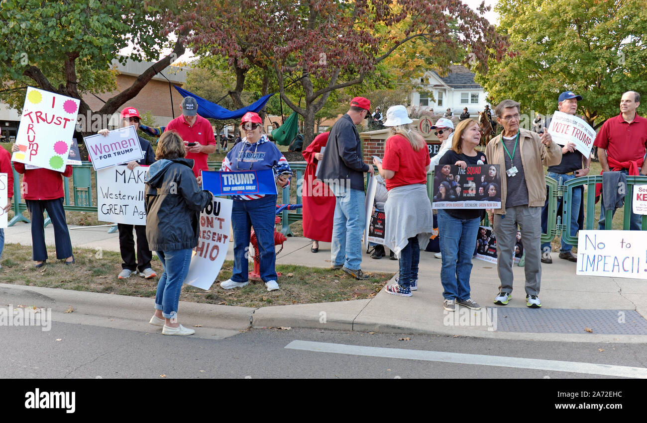 Les partisans de l'Ohio Trump se rassemblent sur le campus de l'Université d'Otterbein à Westerville, Ohio, États-Unis. Banque D'Images