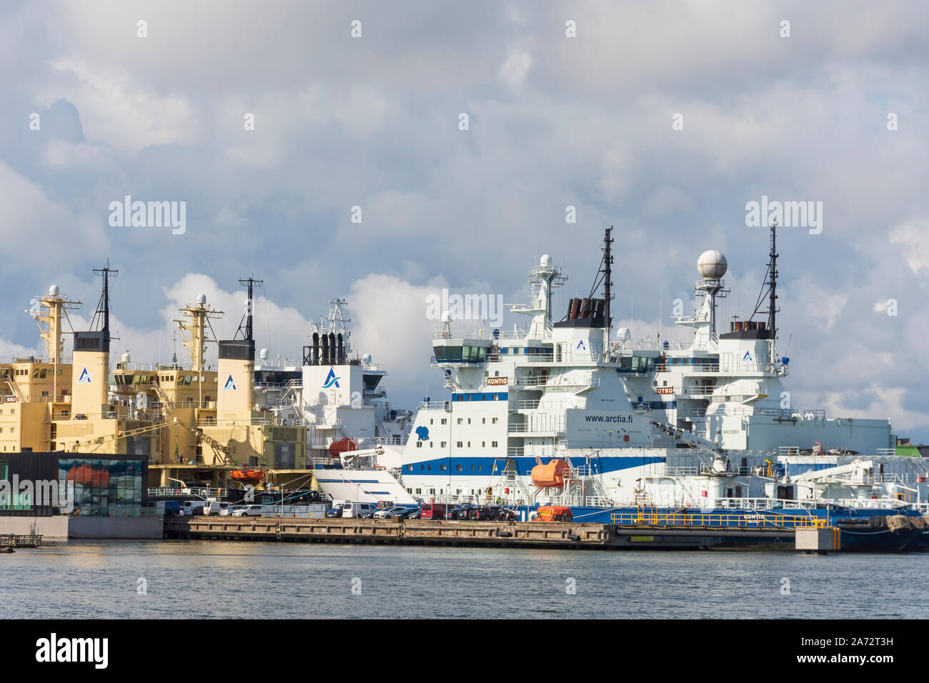 Brise-glaces arctiques au port de Katajanokka à Helsinki, en Finlande Banque D'Images