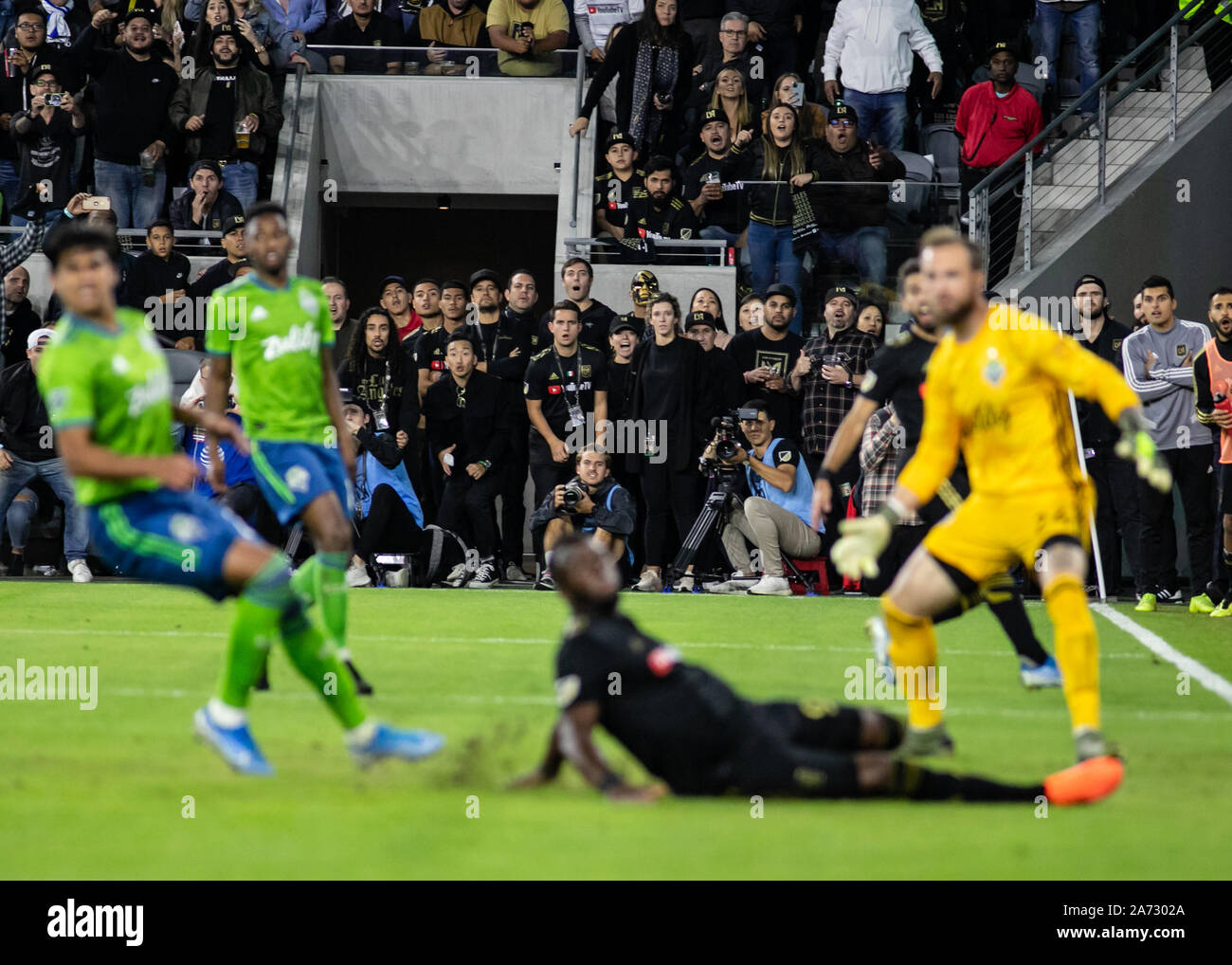 Los Angeles, USA. 29 Oct, 2019. Pour fans réagissent à une occasion manquée au but en fin de match. Crédit : Ben Nichols/Alamy Live News Banque D'Images