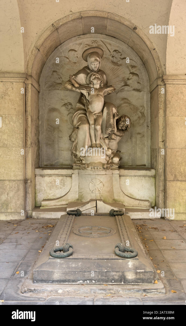 Crypte familiale au cimetière principal de Francfort Allemagne Banque D'Images