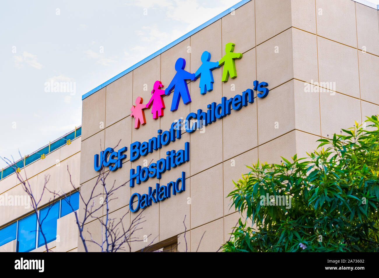 Oct 18, 2019 Oakland / CA / USA - l'UCSF Benioff Children's Hospital façade, à l'Est de la baie de San Francisco Banque D'Images