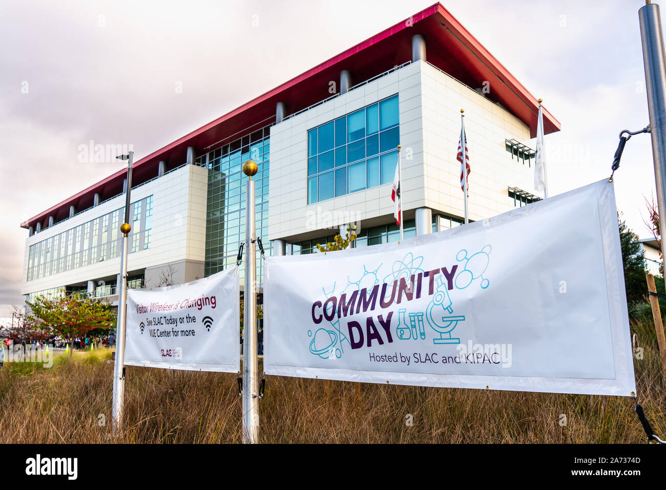 21 juin 2019 Menlo Park / CA / USA - journée communautaire organisé par SLAC National Accelerator Laboratory et KIPAC (Institut Kavli pour panneaux de particules - Aggloméré Astrophysic Banque D'Images