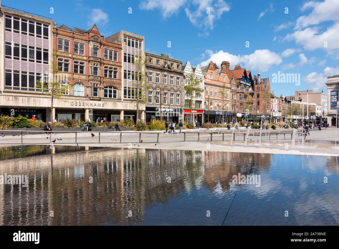 Points et immeubles faisant face à Nottingham Place Du Vieux Marché, une ligne longue, le centre-ville de Nottingham, Angleterre, RU Banque D'Images