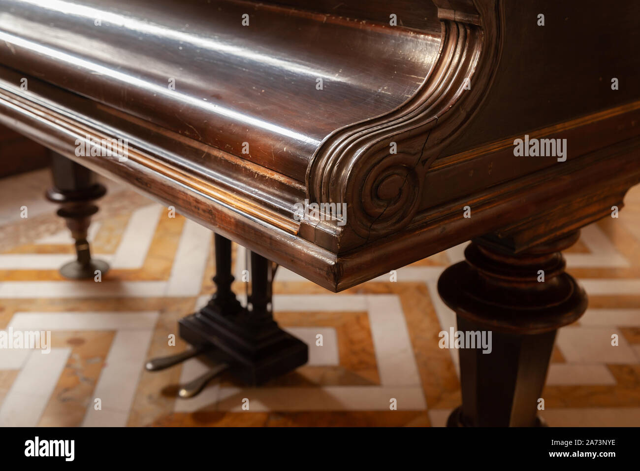Fragment d'un vieux piano photo en gros plan avec soft focus sélectif Banque D'Images