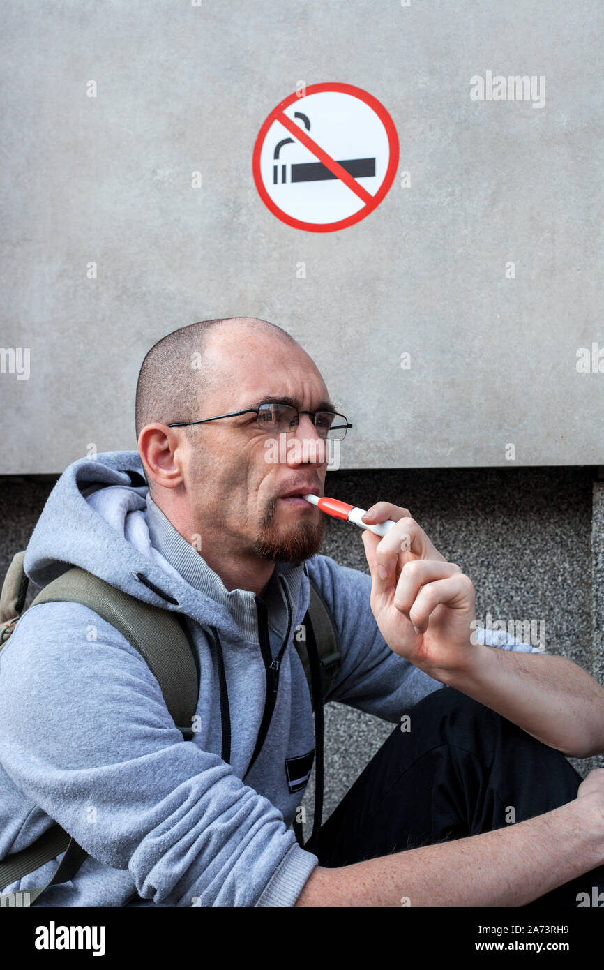 elfbar nachfüll pod läuft aus Puff, Iqos... Quels sont les impacts sur la santé des nouvelles cigarettes  prisées des jeunes ?