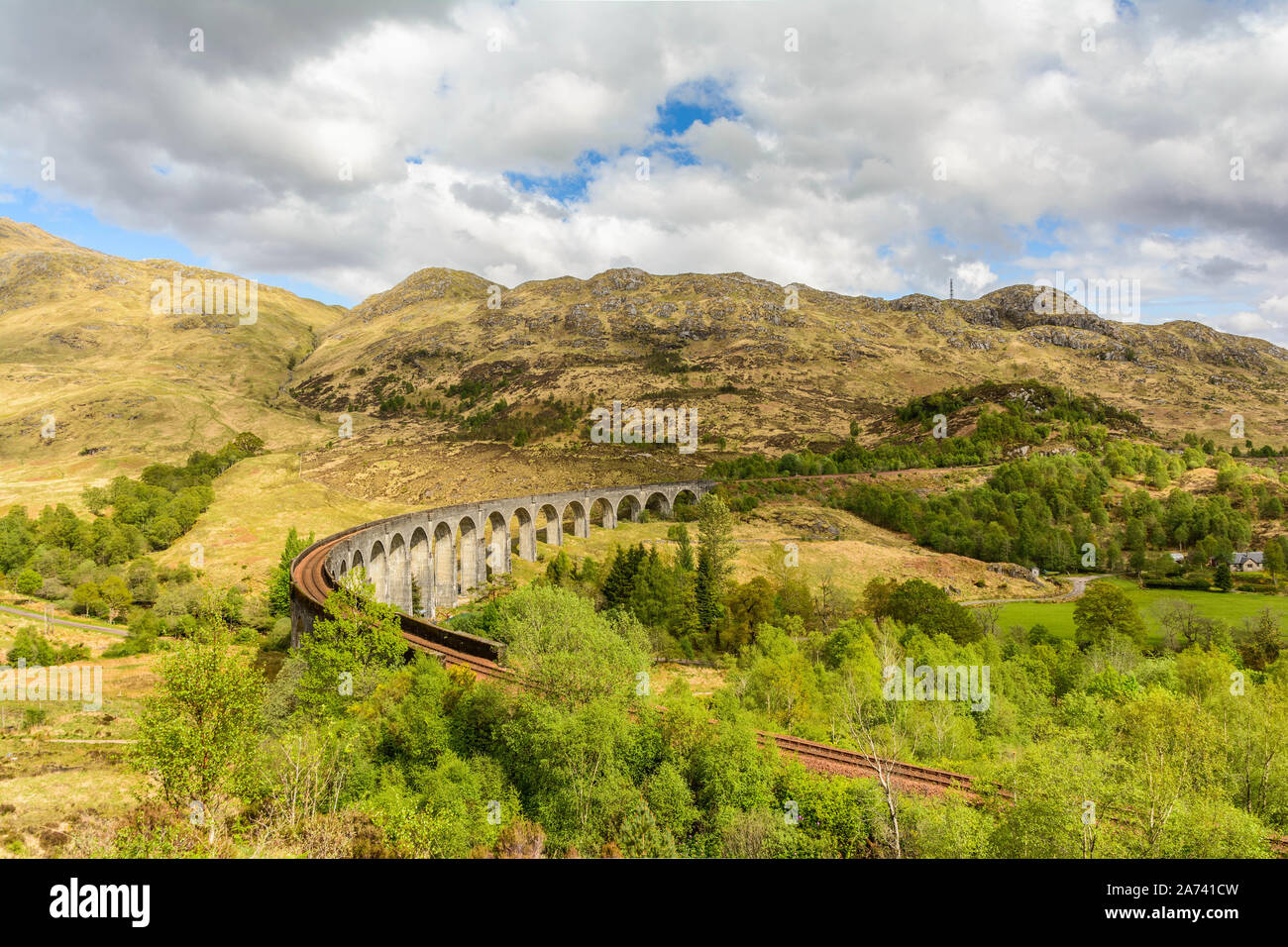 Glenfinnan viaduc de chemin de fer, une partie de la West Highland Line, Glenfinnan, Loch Shiel, Highlands, Ecosse, Royaume-Uni, Europe Banque D'Images