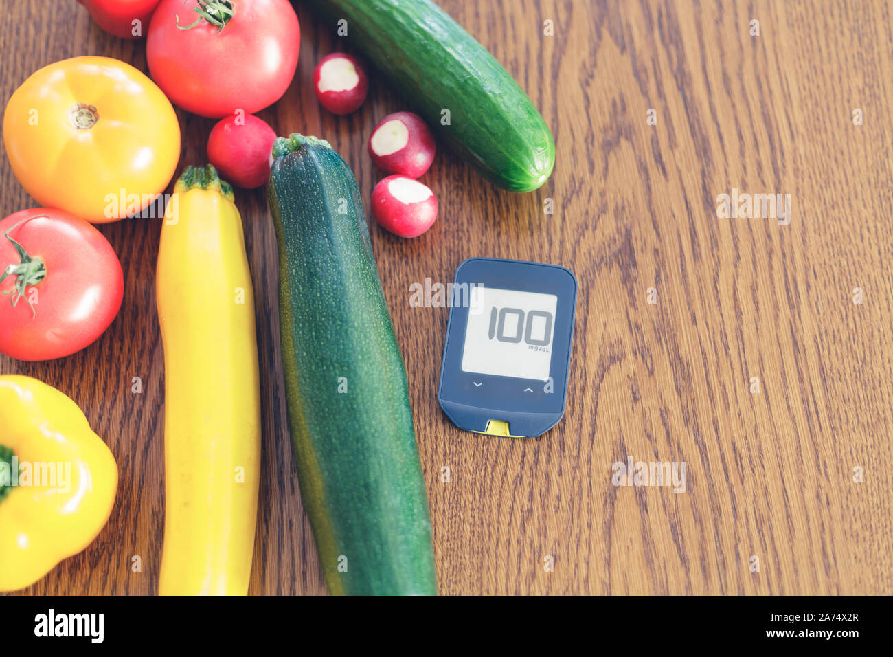 Régime alimentaire sain pour la notion, les légumes sur la table Banque D'Images