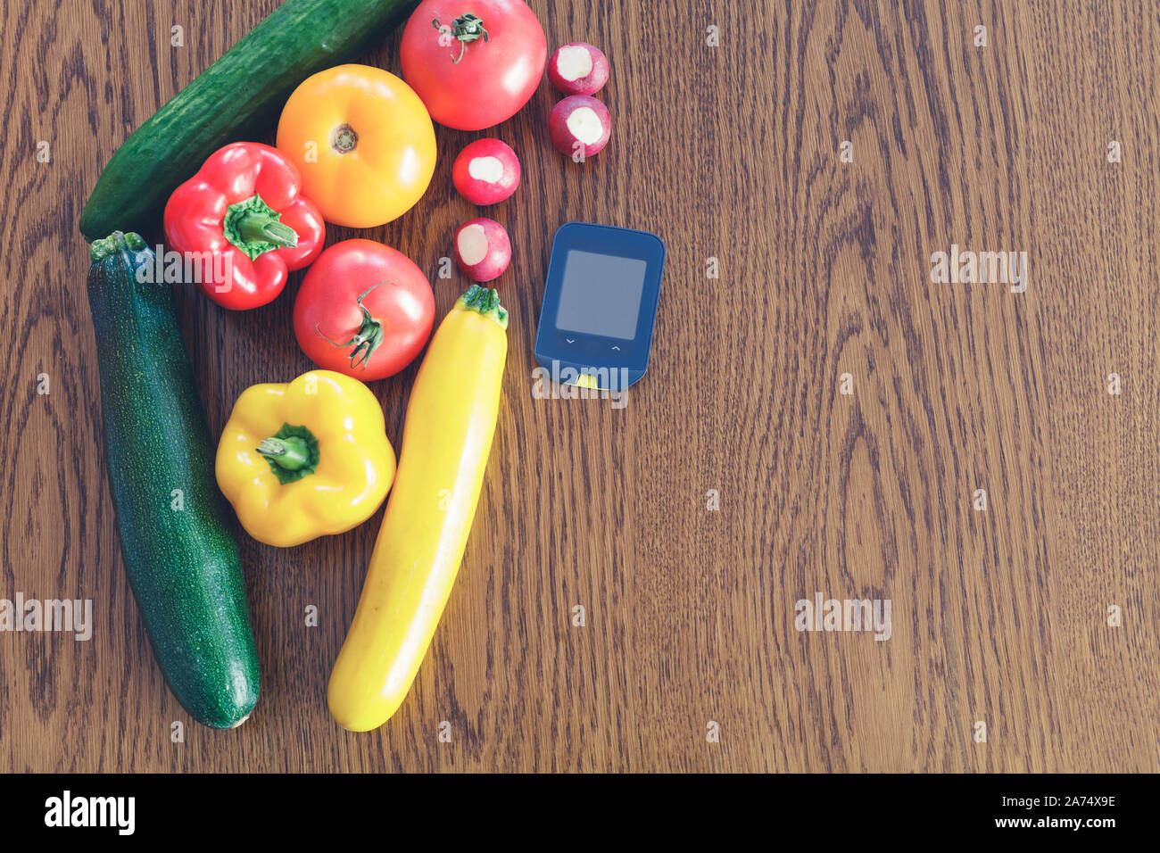 Régime alimentaire sain pour la notion, les légumes sur la table Banque D'Images