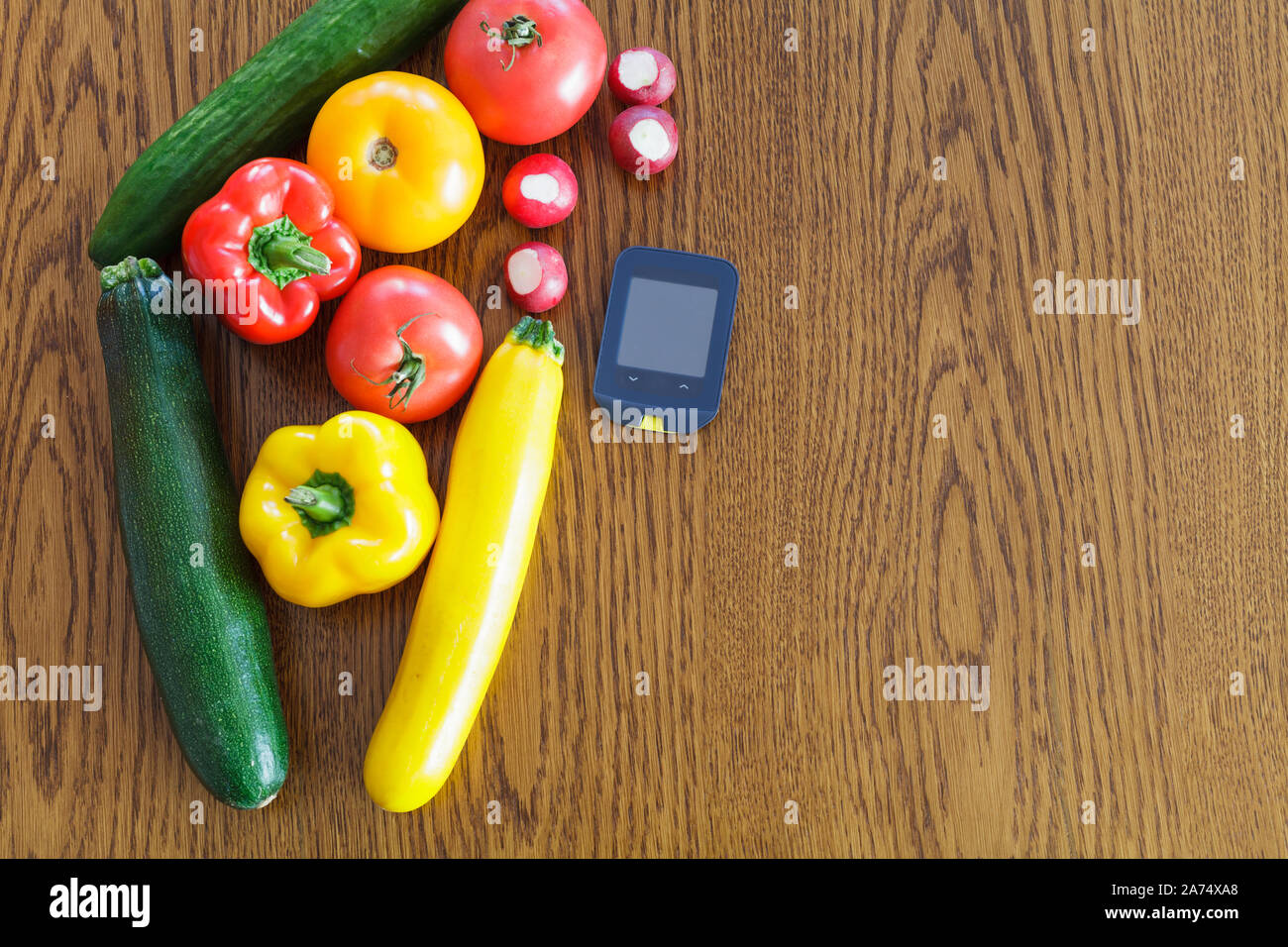 Régime alimentaire sain pour la notion, les légumes sur la table Banque D'Images