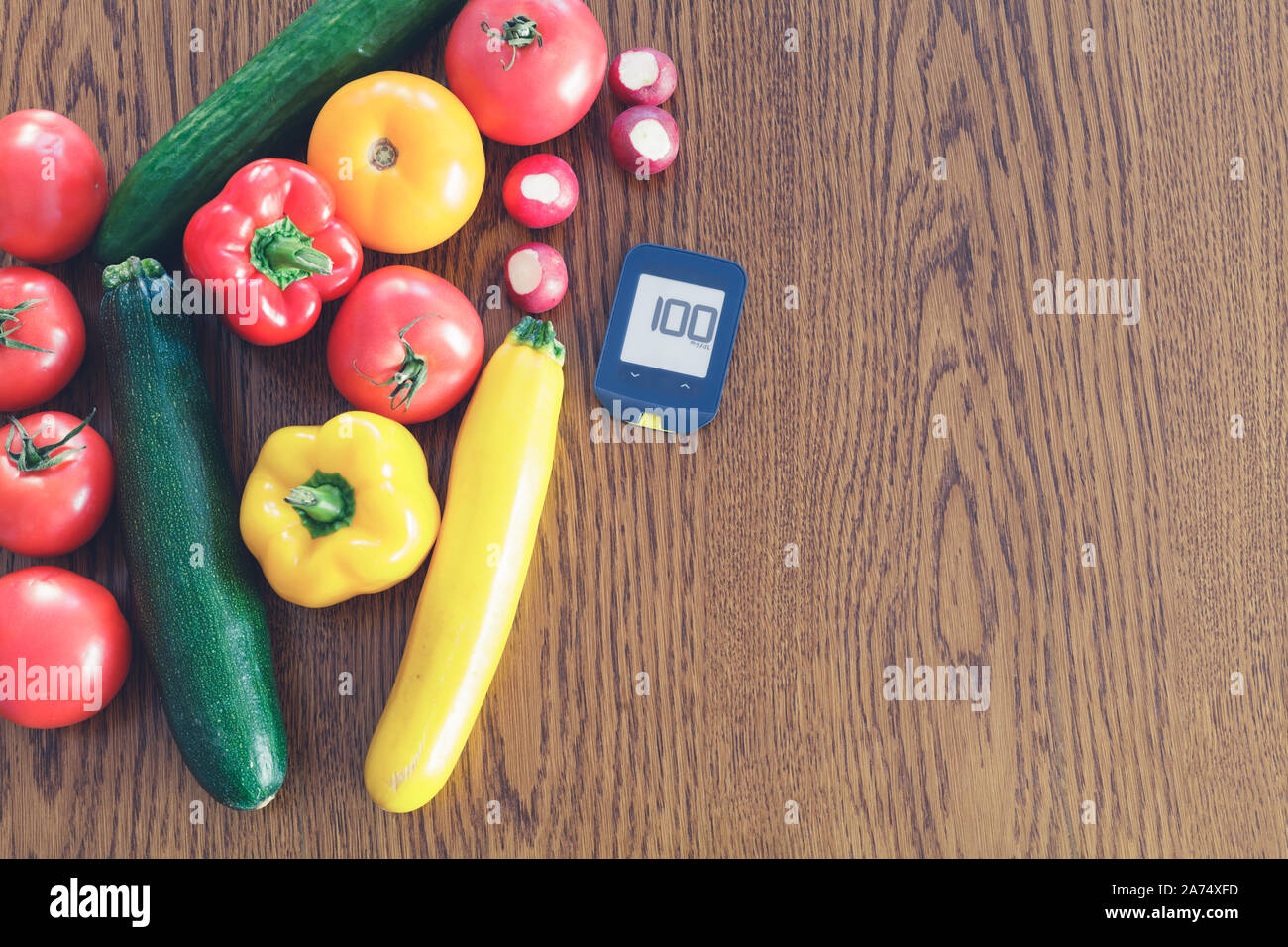 Régime alimentaire sain pour la notion, les légumes sur la table Banque D'Images