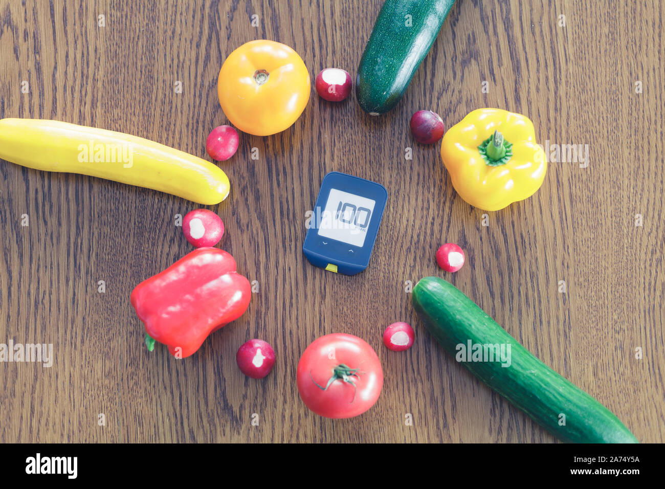 Régime alimentaire sain pour la notion, les légumes sur la table Banque D'Images