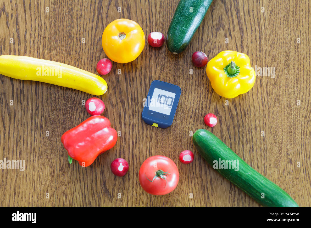 Régime alimentaire sain pour la notion, les légumes sur la table Banque D'Images