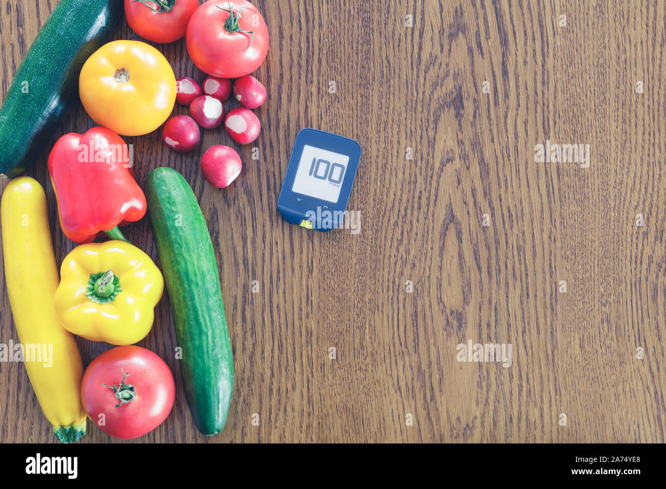 Régime alimentaire sain pour la notion, les légumes sur la table Banque D'Images