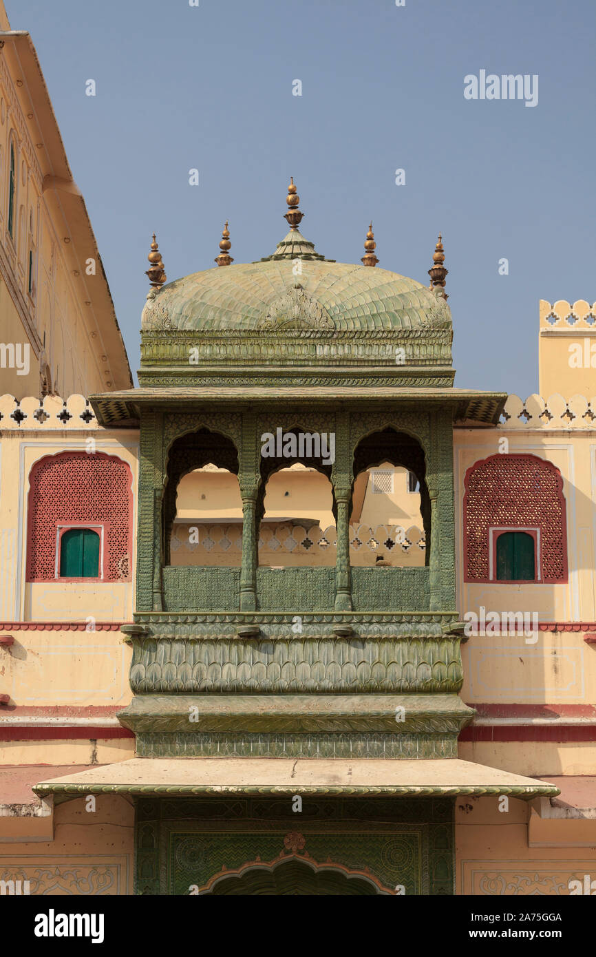 L'Inde, Rajasthan, Jaipur, City Palace, porte verte Banque D'Images