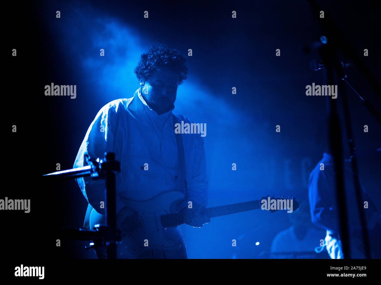 Copenhague, Danemark. 29 Oct, 2019. Le groupe de musique électronique anglais Metronomy effectue un concert live à Vega à Copenhague. Ici chanteur et musicien Joseph Mount est vu sur scène. (Photo crédit : Gonzales Photo/Alamy Live News Banque D'Images