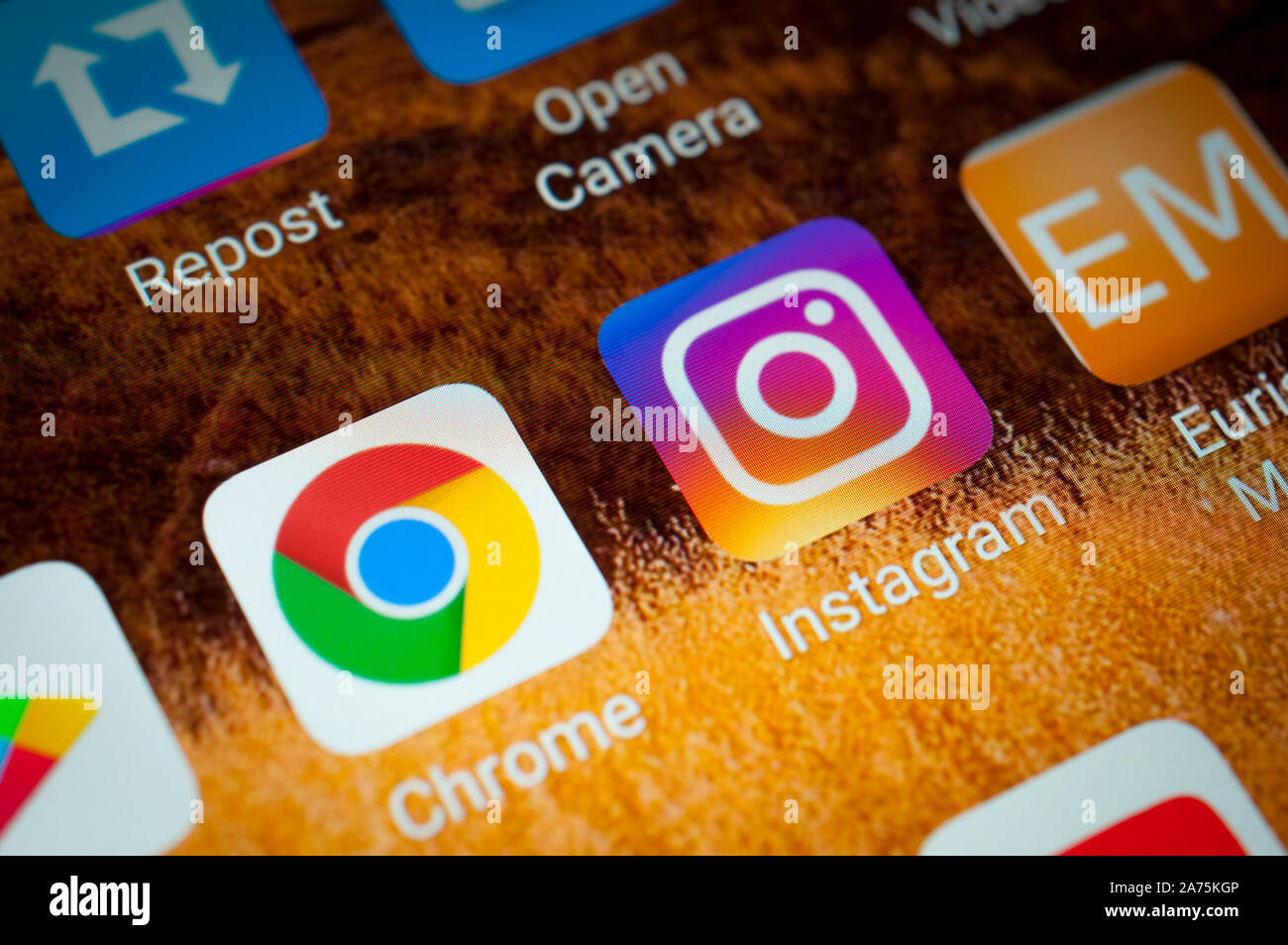 Carrara, Italie - 30 octobre 2019 - L'icône app instagram sur l'écran d'un smartphone Banque D'Images