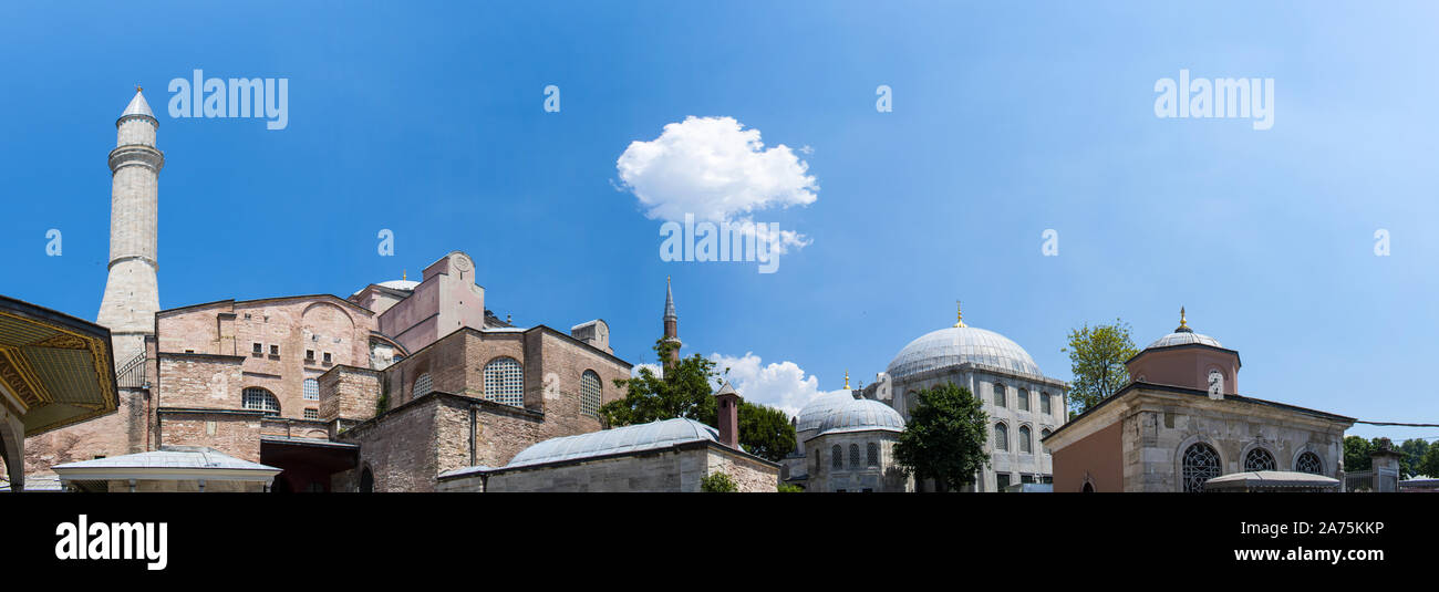 Istanbul, Turquie : Sainte-Sophie, le célèbre ex-Chrétienne Grecque Orthodoxe cathédrale patriarcale, plus tard une mosquée impériale ottomane et maintenant un musée Banque D'Images