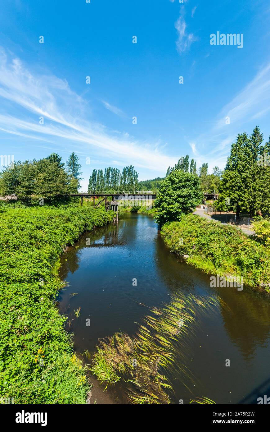 Pont sur la rivière Sammamish à Bannockburn, Washington. Banque D'Images