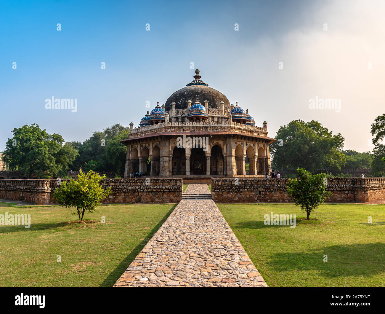 La Tombe de Isa Khan , un tombeau octogonal connue pour son jardin en contrebas a été construit pour un noble dans la Tombe de Humayun complexe. Banque D'Images