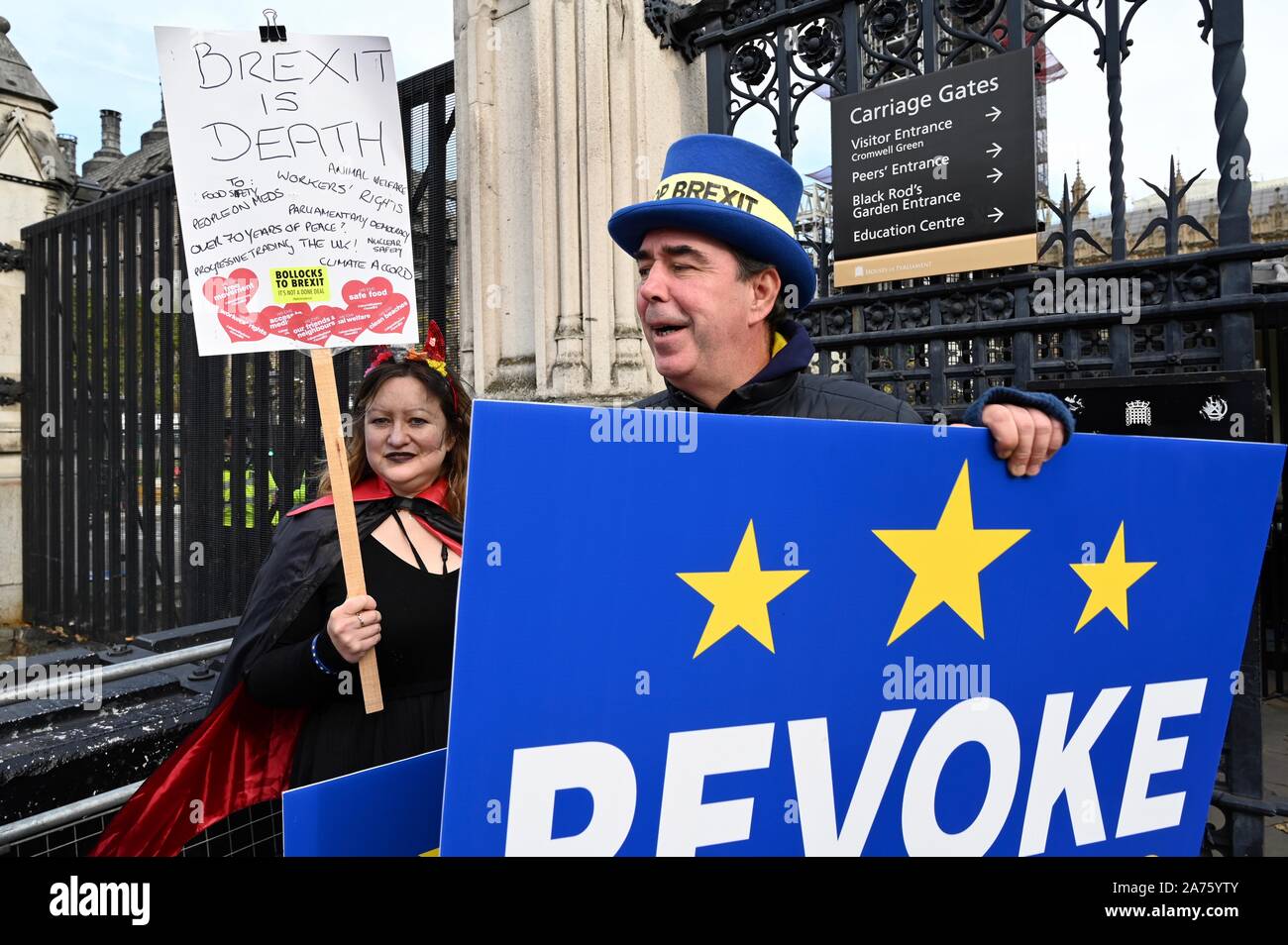 Steve Bray. SODEM Halloween Arrêter Brexit protestations. Chambres du Parlement, Westminster, Londres. UK Banque D'Images