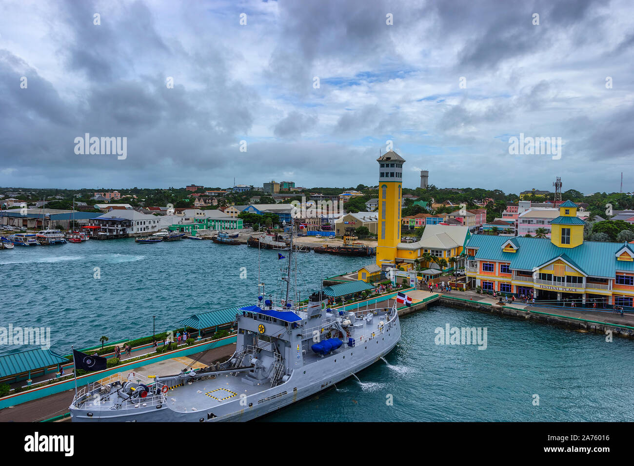 Nassau, Bahamas - septembre 21,2019 : Views from à bord d'un bateau de croisière à Prince George Wharf à Nassau Harbour sur l'île de New Providence. Banque D'Images