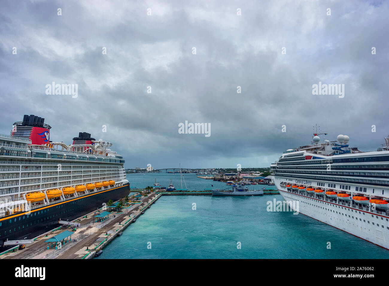 Nassau, Bahamas - septembre 21,2019 : Views from à bord d'un bateau de croisière au départ de Prince George Wharf sur New Providence Island. Banque D'Images