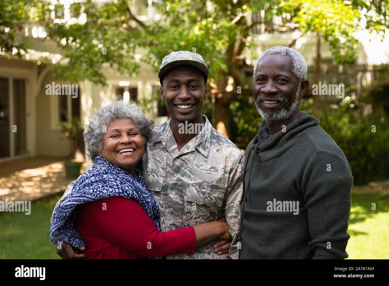 Portrait de soldat avec les parents Banque D'Images