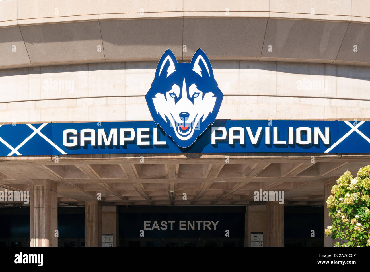 STORRS, CT/USA - 27 septembre 2019 : Gampel Pavilion sur le campus de l'Université du Connecticut. Banque D'Images