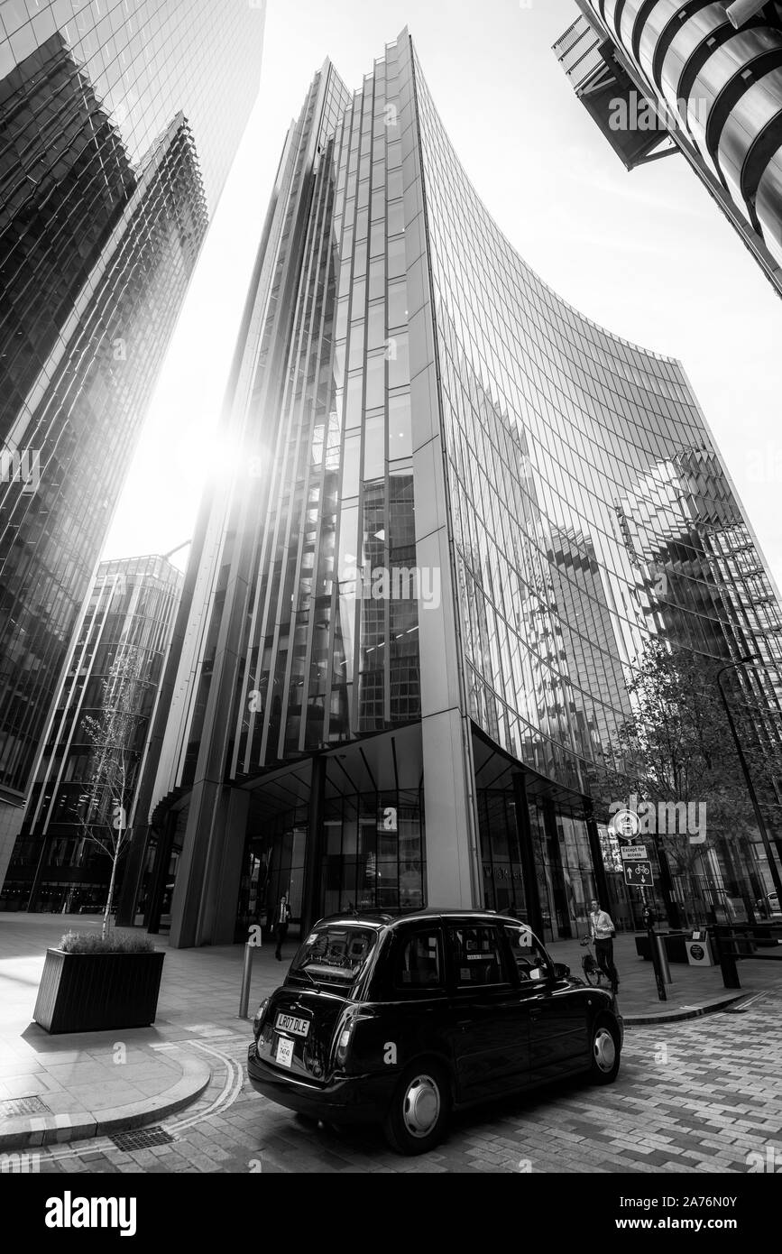 Reflets dans l'Édifice Willis sur Lime Street dans le quartier financier de Londres, Angleterre, Royaume-Uni Banque D'Images