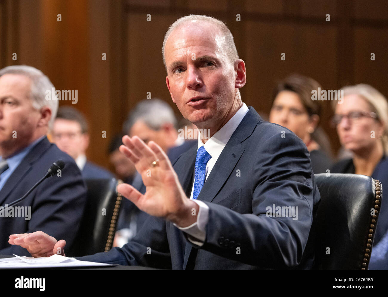 Dennis Muilenburg, président et chef de la direction, la société Boeing témoigne devant le Sénat des États-Unis, du Commerce, de la science et des transports sur "la sécurité de l'Aviation et de l'avenir de Boeing 737 de MAX' sur la colline du Capitole à Washington , DC le mardi 29 octobre 2019. Credit : Ron Sachs / CNP/MediaPunch (restriction : NO New York ou le New Jersey Journaux ou journaux dans un rayon de 75 km de la ville de New York) Banque D'Images